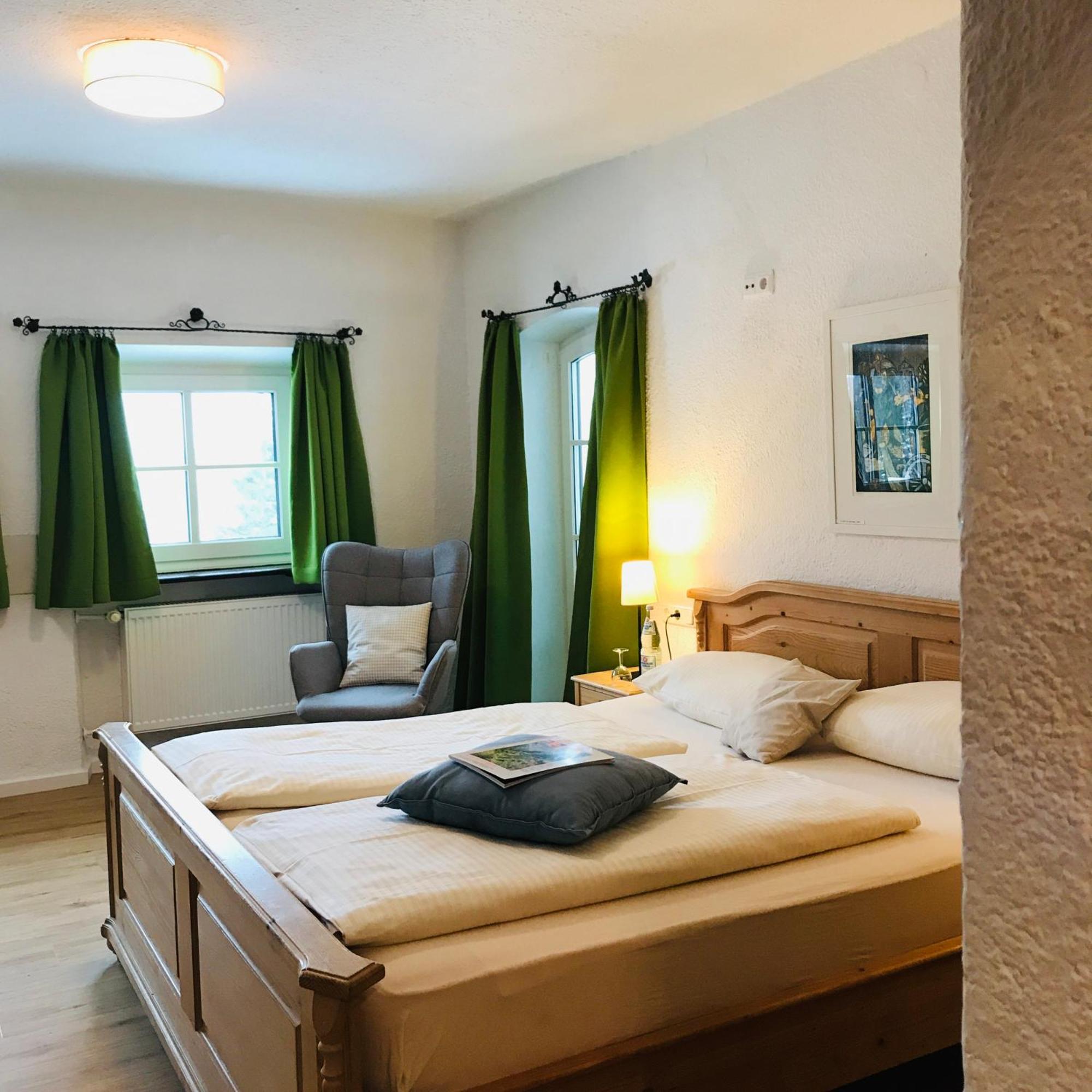 Gaestehaus Hotel Maria Theresia Шлирзе Экстерьер фото